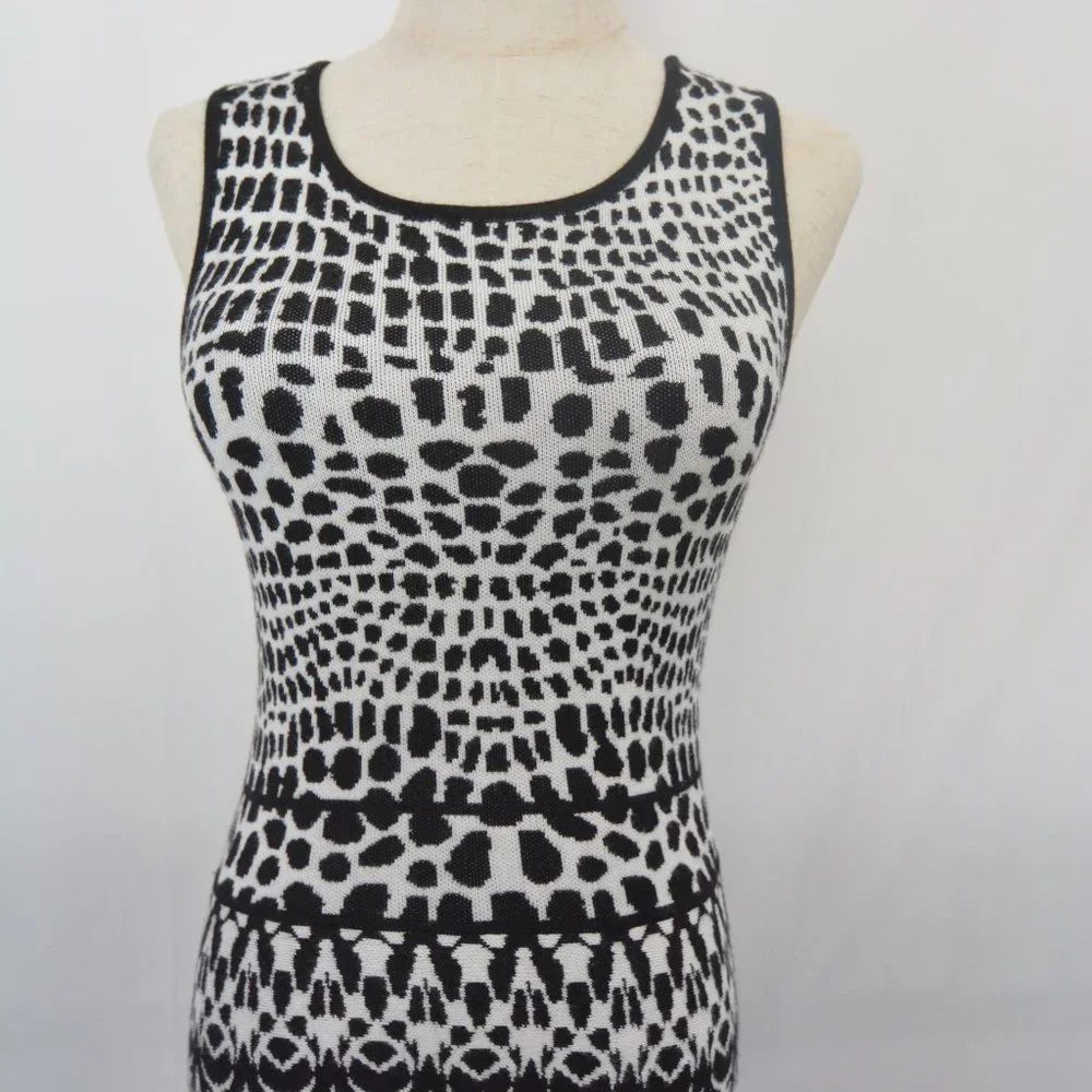 Sioni black and white knit dress in size M - Picture 6 of 17